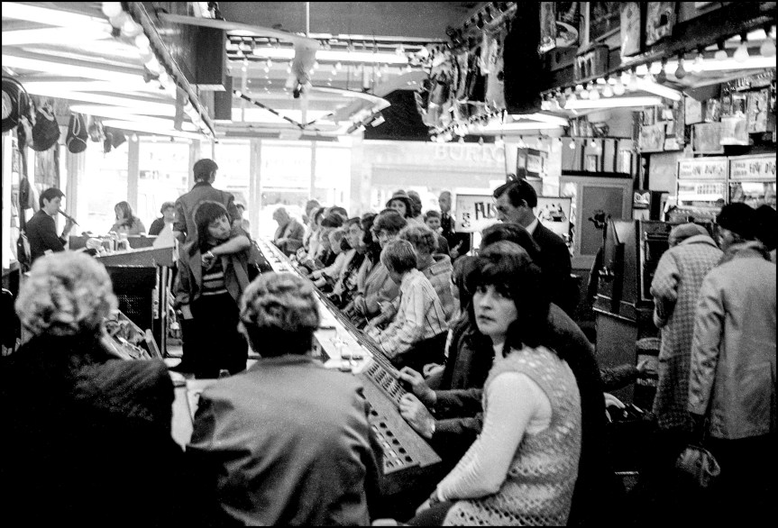 10 From The Seaside 5 : Bingo, Fruit And Ice&nbsp;Cream