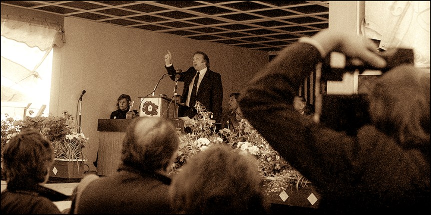 Picture Post : Arthur Points The&nbsp;Way